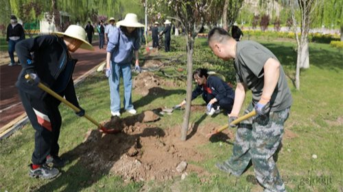 “植此青绿，共绘青山”——九州官方网页版-九州（中国）
开展义务植树活动